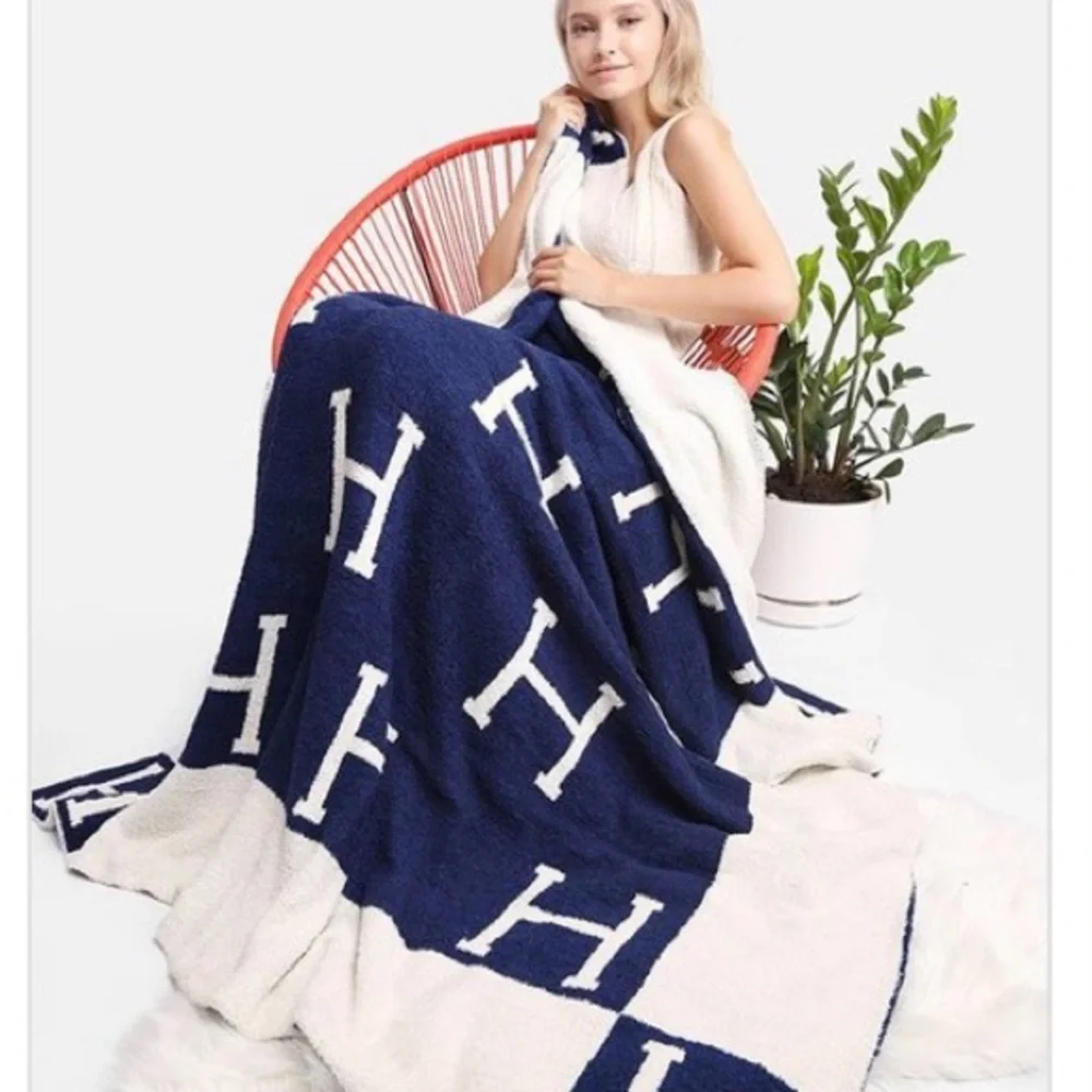 Black and White Throw Blanket set